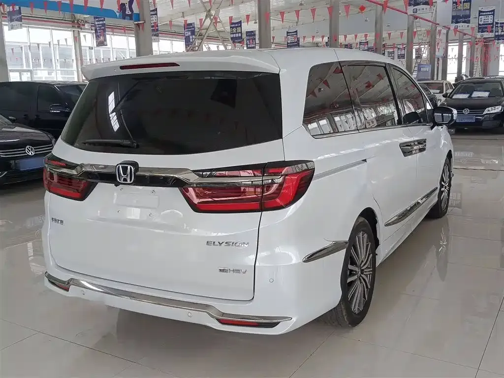 Honda Elysion 2024 из CN, фото 10