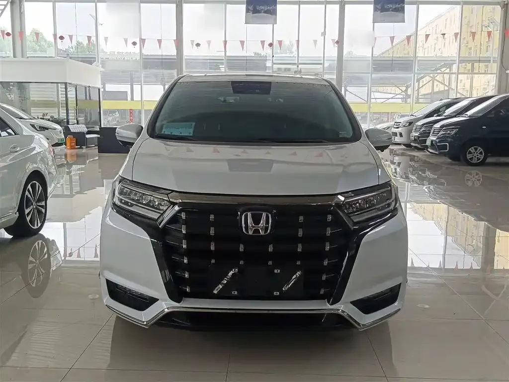Honda Elysion 2024 из CN, фото 7
