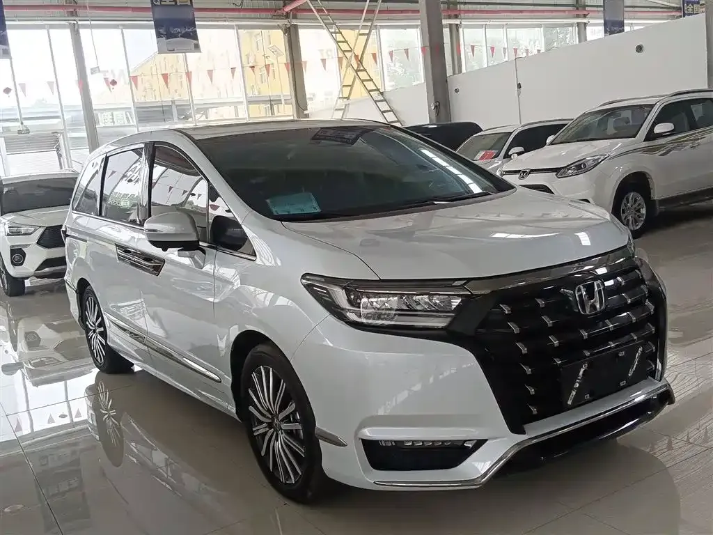 Honda Elysion 2024 из CN, фото 8