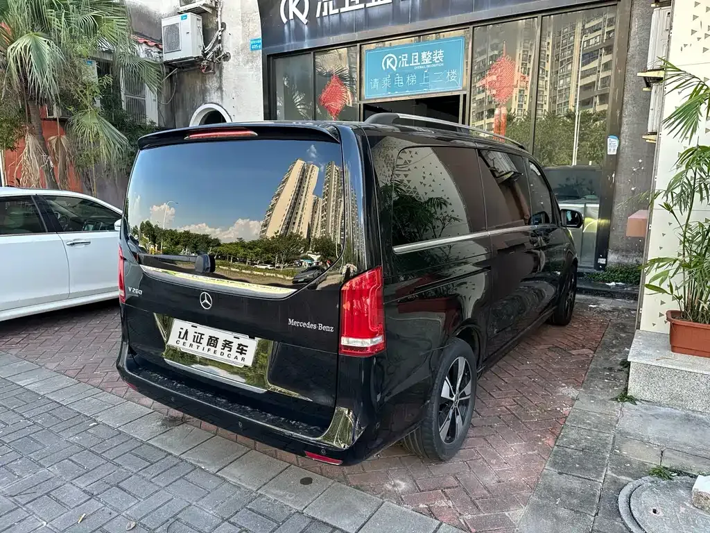 Mercedes-Benz V-Class 2021 из CN, фото 2