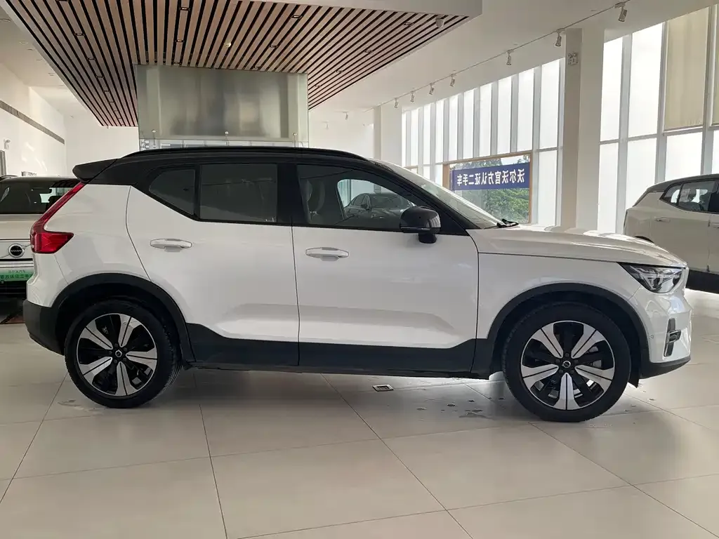 Volvo XC40 NEV 2023 из CN, фото 4