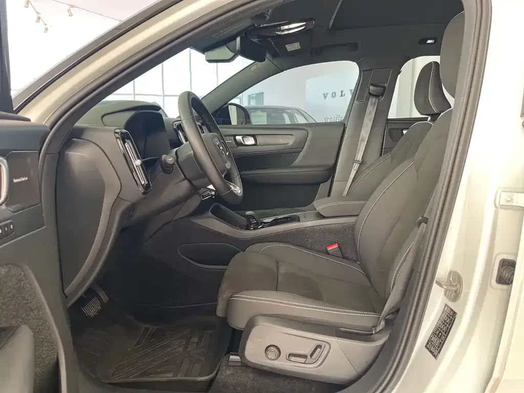 Volvo XC40 NEV 2023 из CN, фото 7