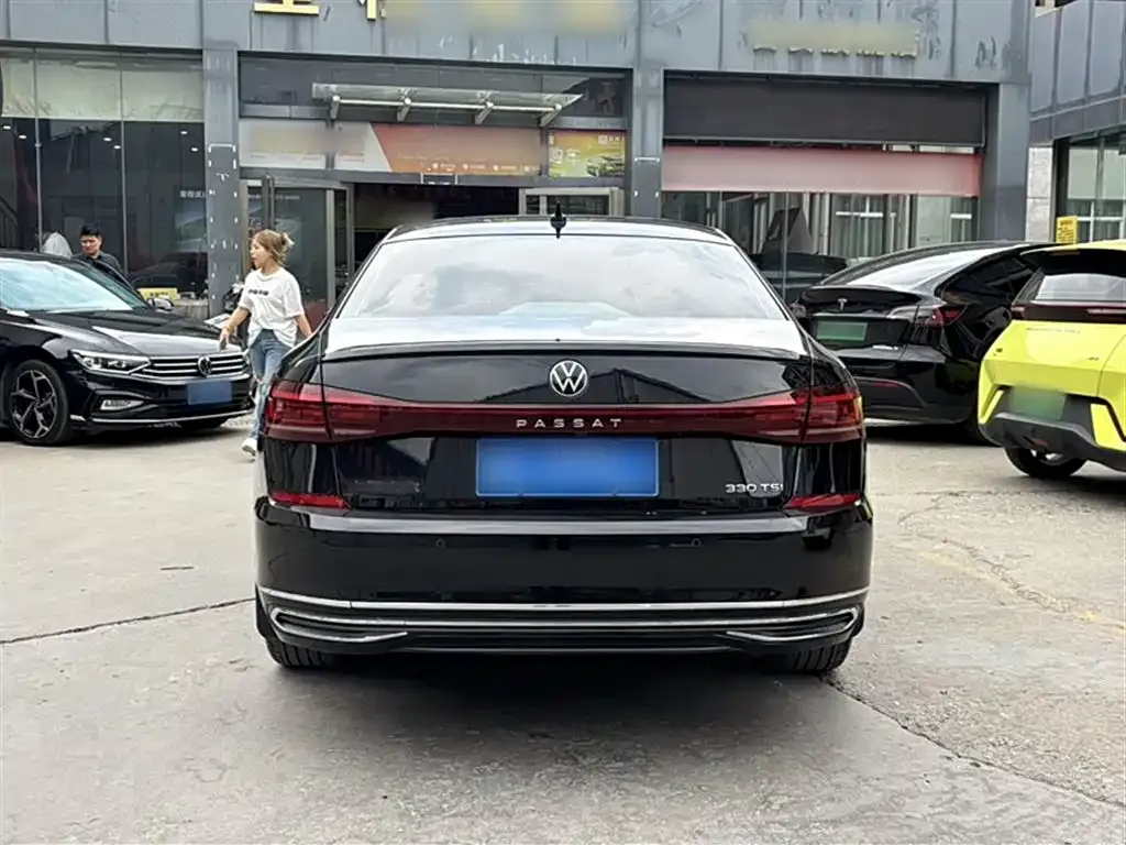 Volkswagen Passat 2023 из CN, фото 6