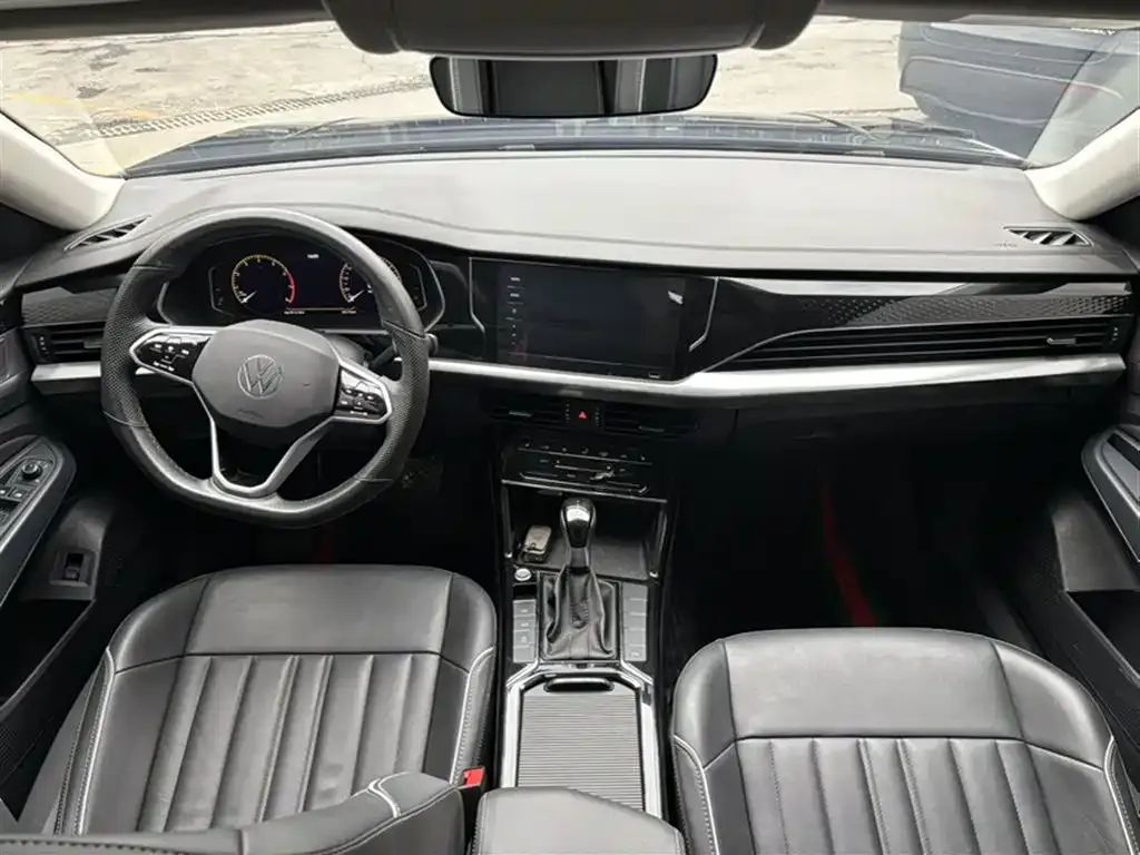 Volkswagen Passat 2023 из CN, фото 8