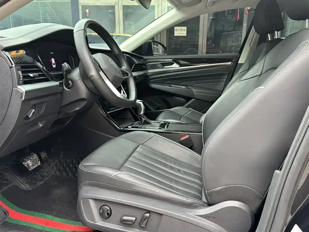 Volkswagen Passat 2023 из CN, фото 9
