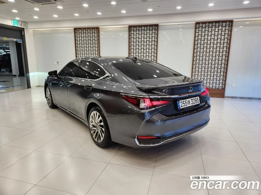 Lexus ES 2025 из KR, фото 2