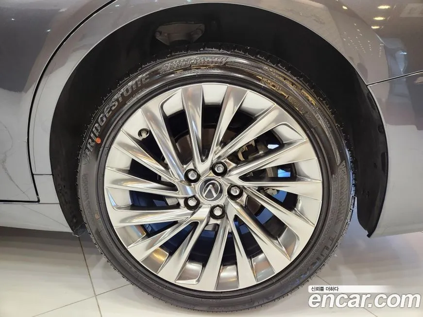Lexus ES 2025 из KR, фото 7