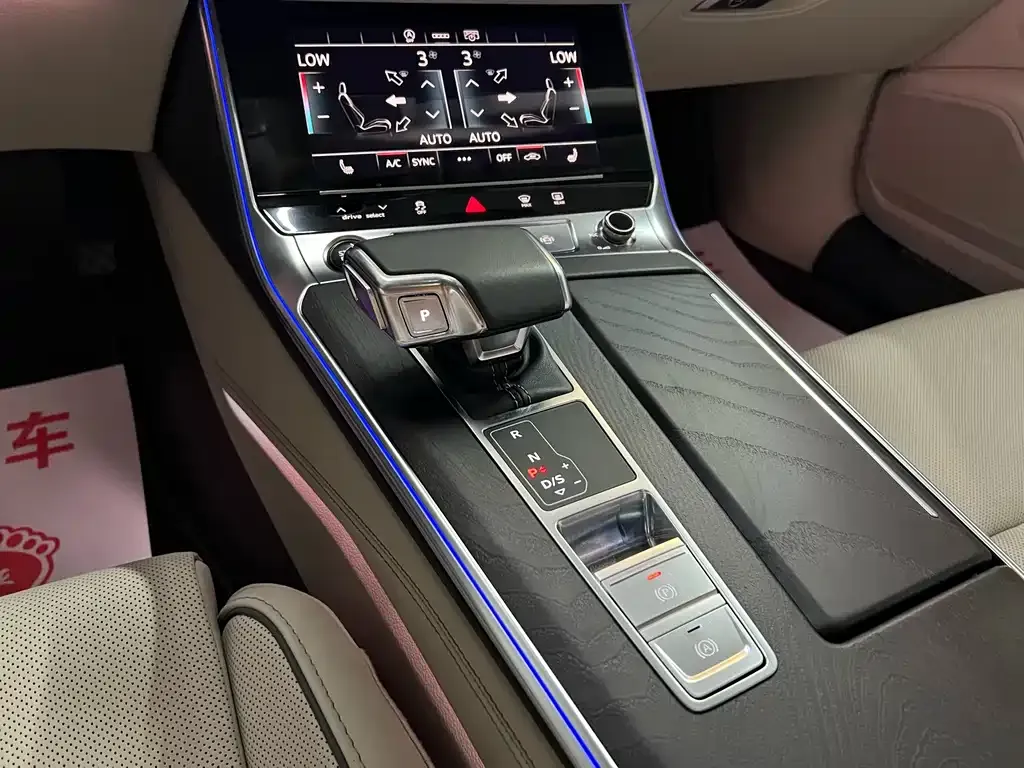 Audi A6L 2023 из CN, фото 10