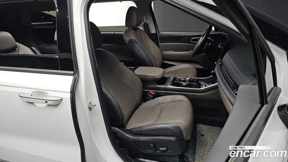 Kia Carnival — фото 10