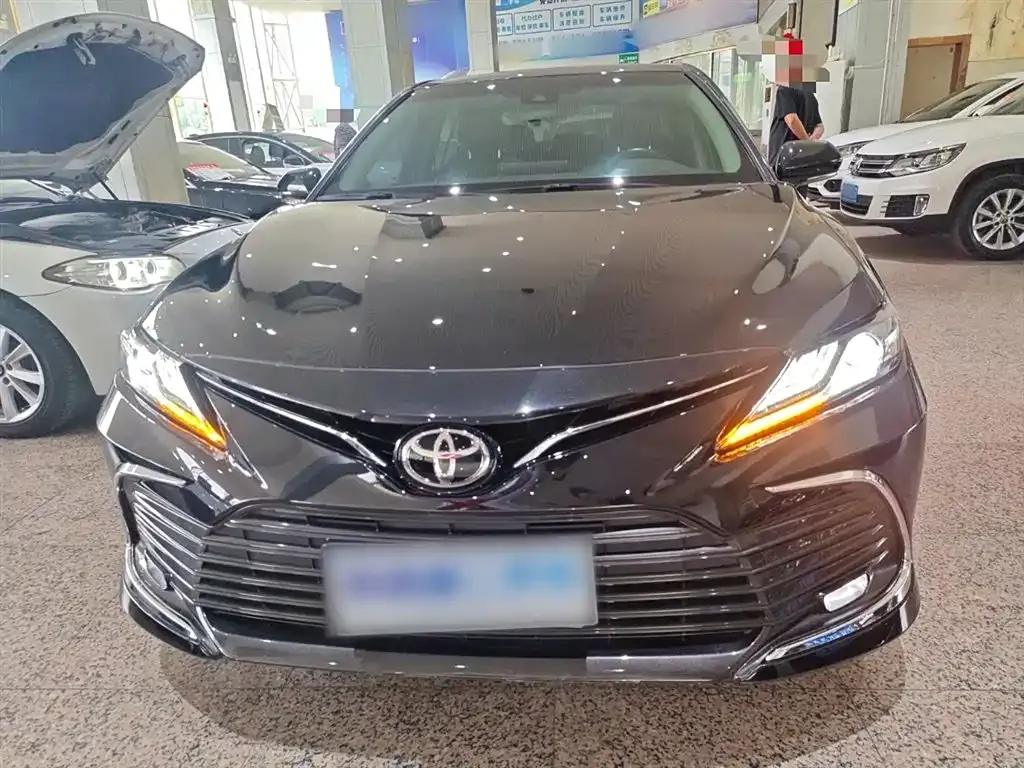 Toyota Camry — фото 3