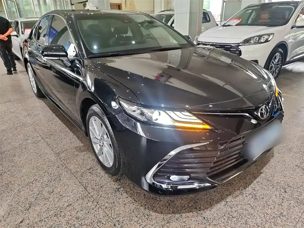 Toyota Camry — фото 4