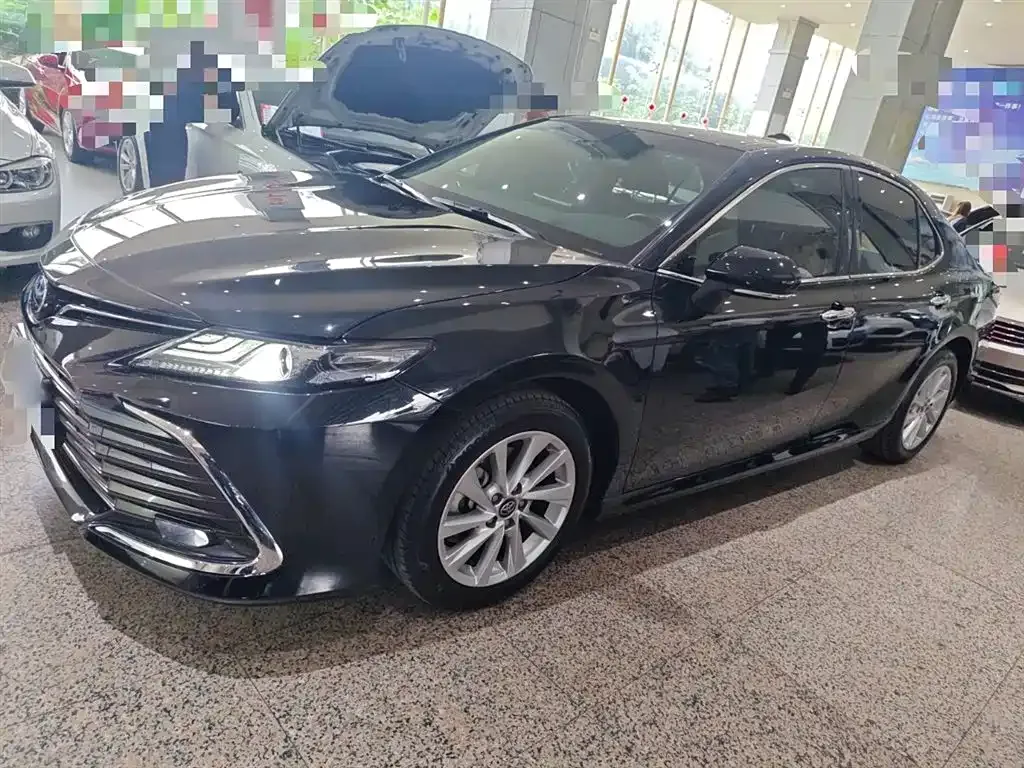 Toyota Camry — фото 5