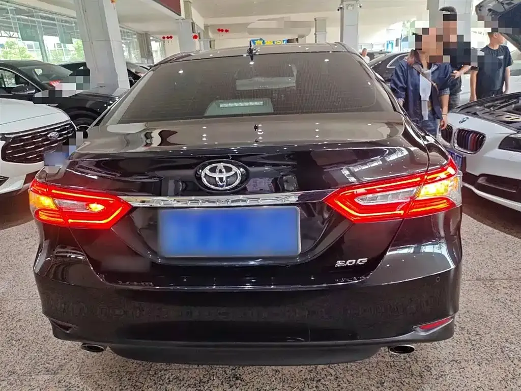 Toyota Camry — фото 6