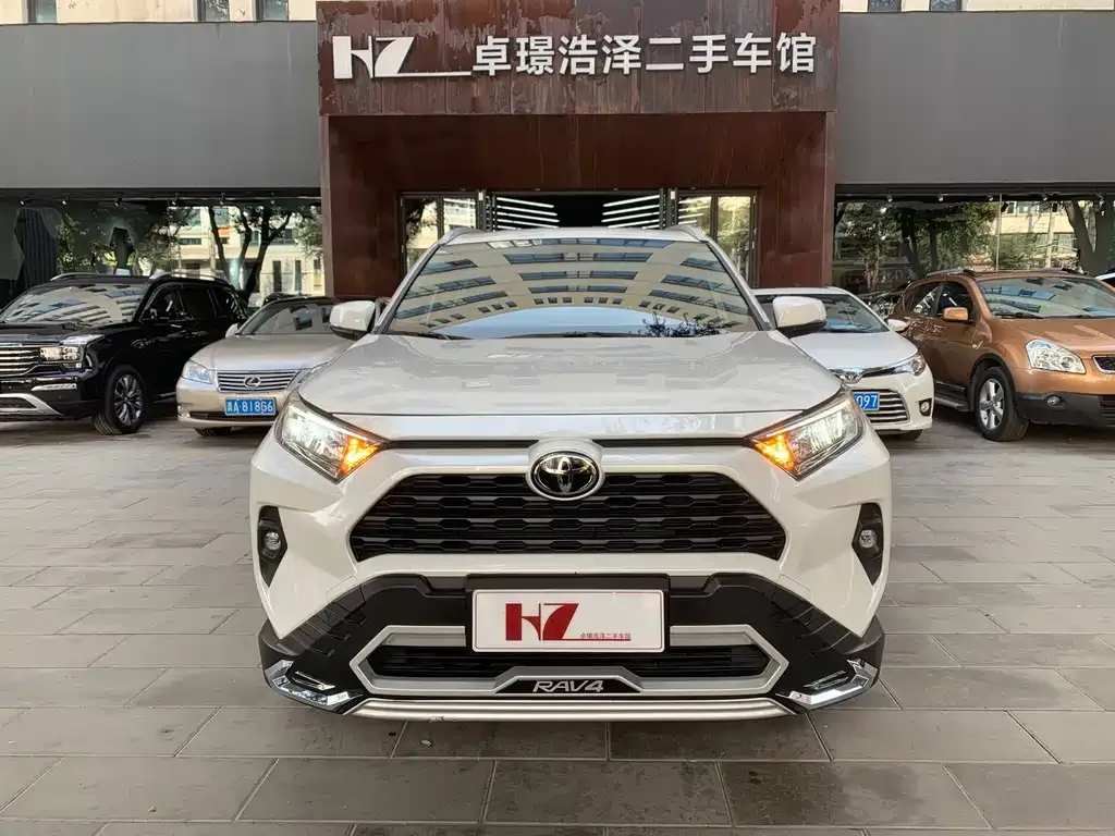 Toyota RAV4 2024 из CN, фото 2