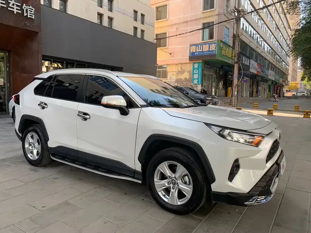 Toyota RAV4 2024 из CN, фото 3