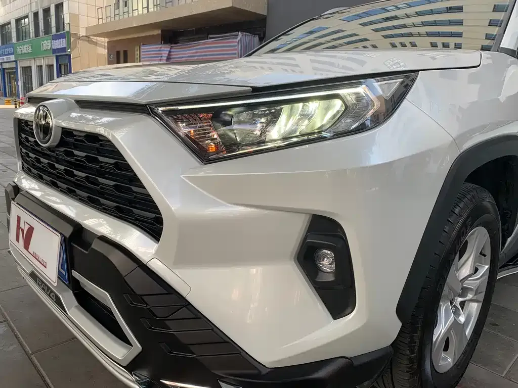 Toyota RAV4 2024 из CN, фото 4