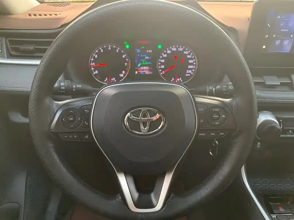 Toyota RAV4 2024 из CN, фото 7