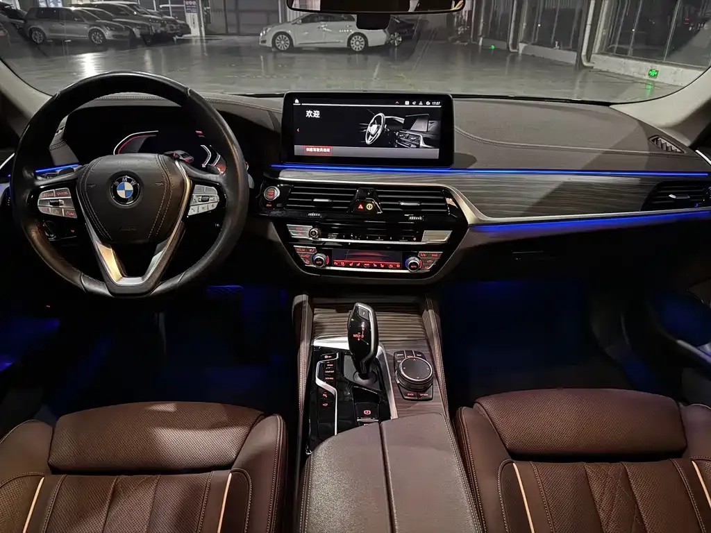 BMW 5 Series — фото 5