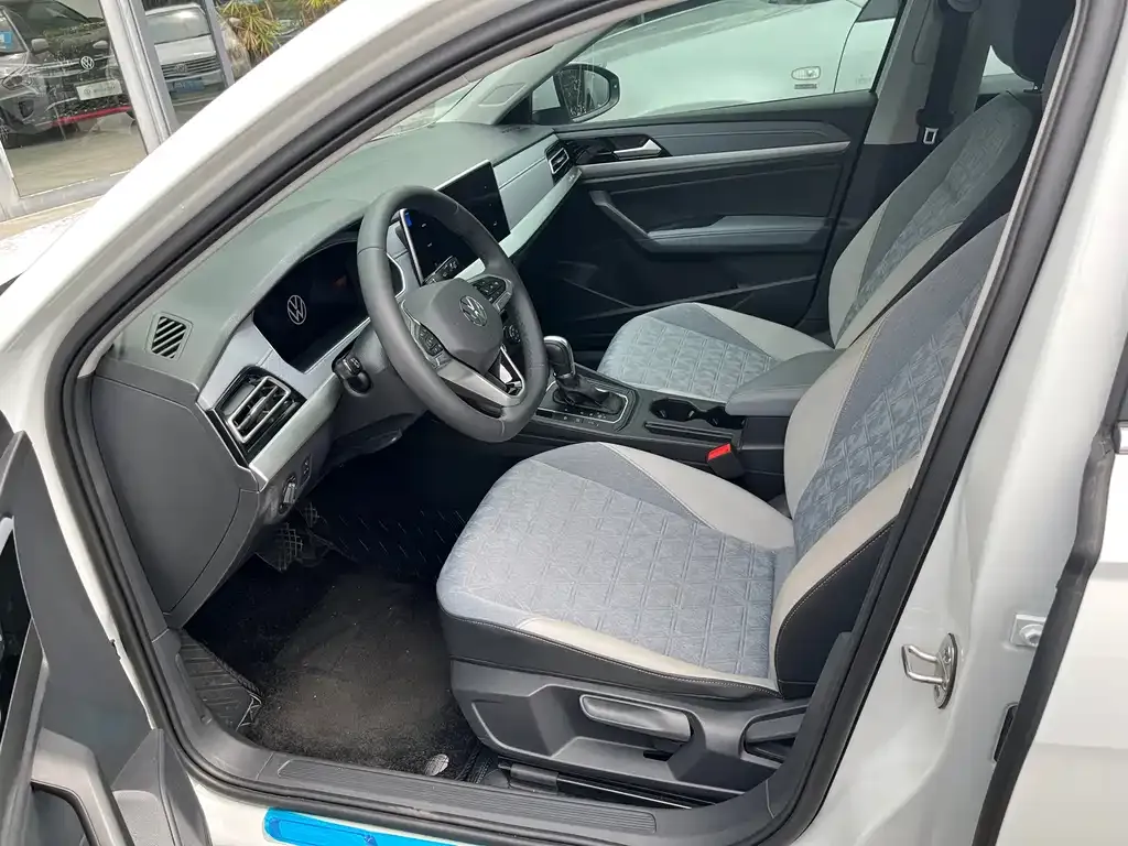 Volkswagen Lavida 2024 из CN, фото 2