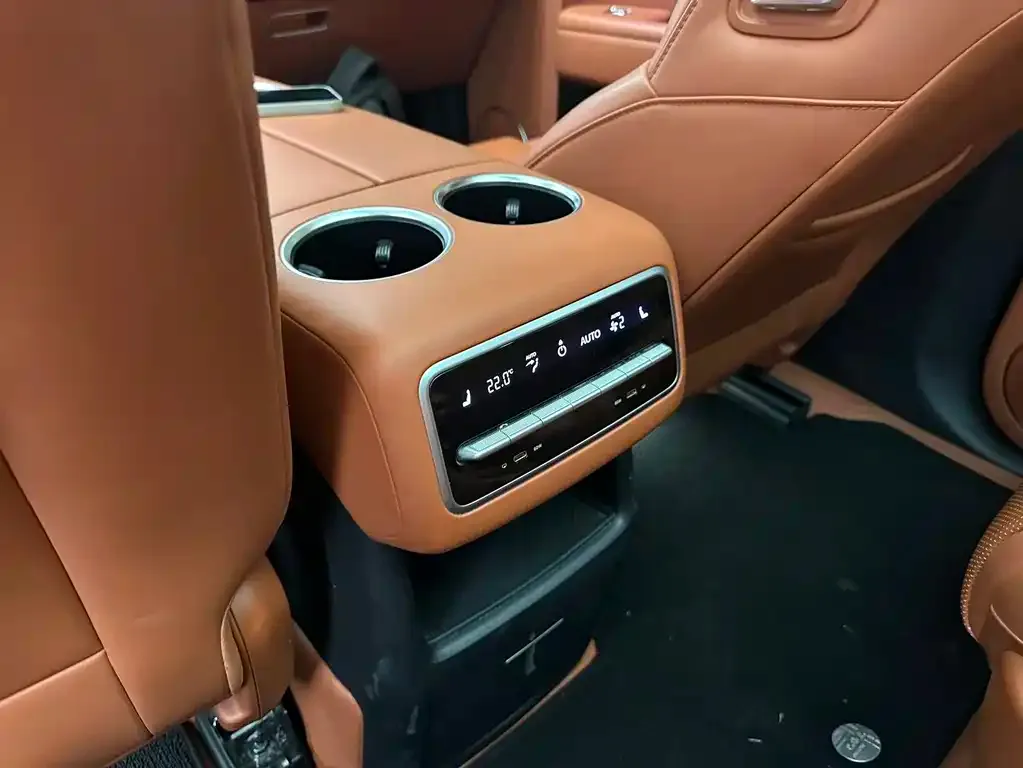 Li Auto L8 2023 из CN, фото 8