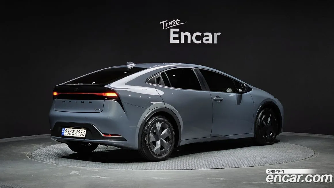 Toyota Prius 2024 из KR, фото 2