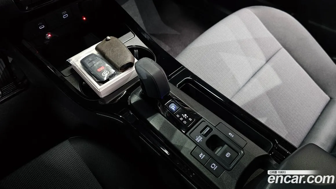 Toyota Prius 2024 из KR, фото 9