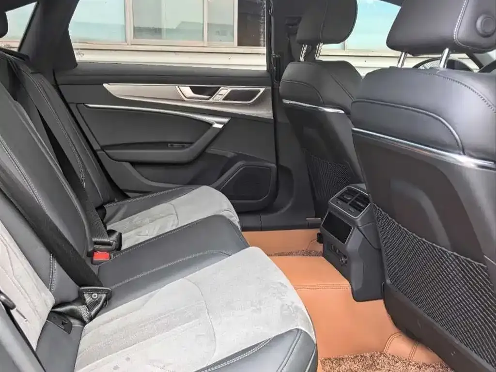 Audi A6L 2024 из CN, фото 7