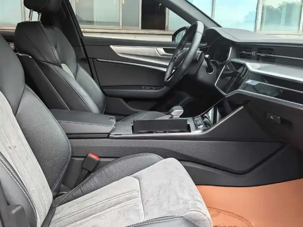 Audi A6L 2024 из CN, фото 9