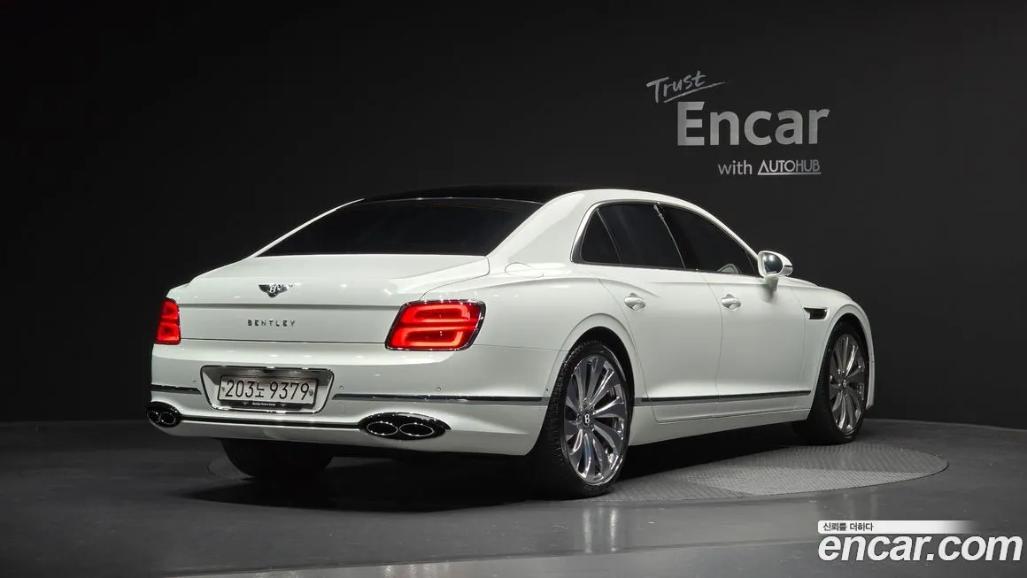 Bentley Flying Spur — фото 2