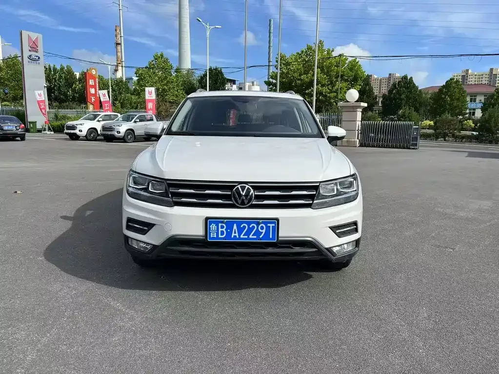 Volkswagen Tiguan L 2021 из CN, фото 2