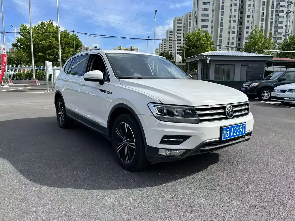 Volkswagen Tiguan L 2021 из CN, фото 3
