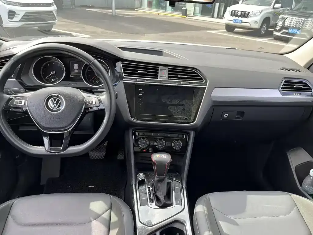 Volkswagen Tiguan L 2021 из CN, фото 8