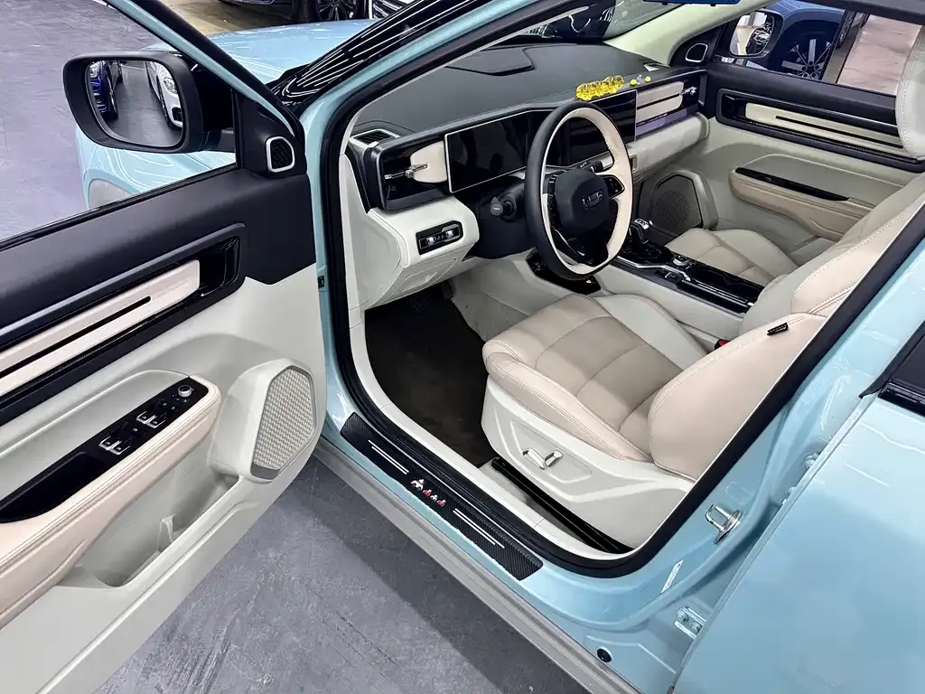 Geely Icon — фото 8