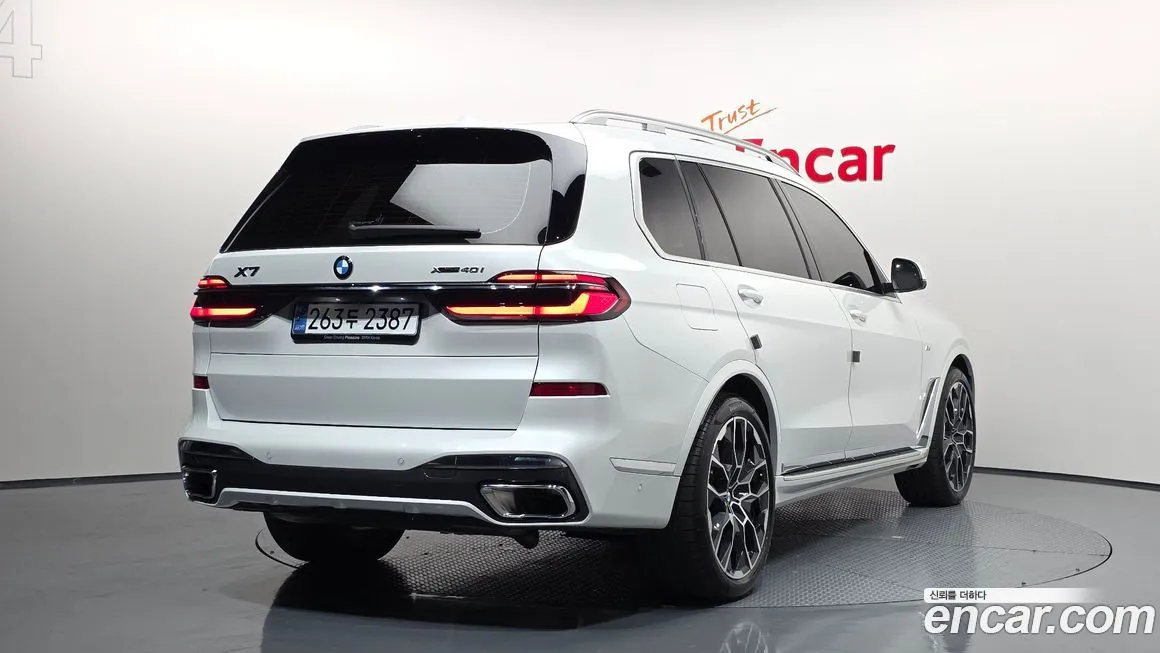 BMW X7 — фото 2