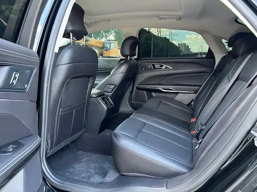 Ford Taurus 2021 из CN, фото 5