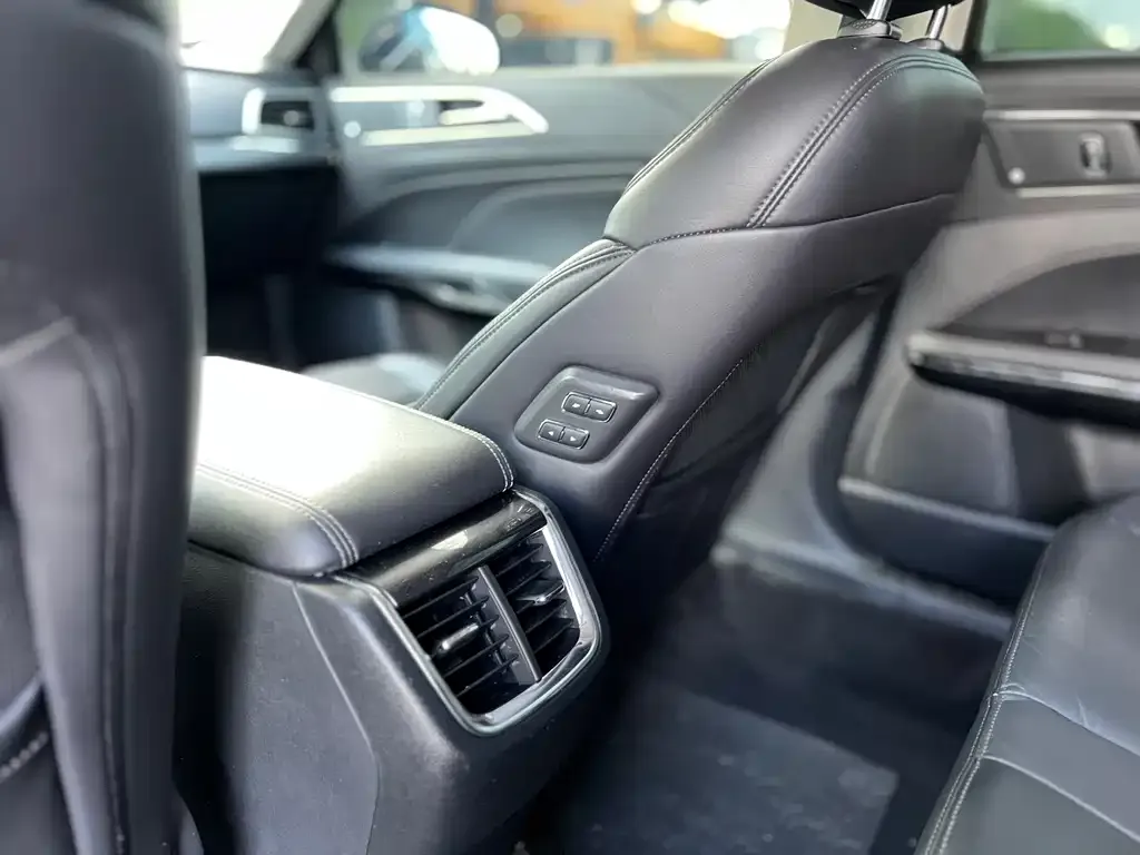 Ford Taurus 2021 из CN, фото 7
