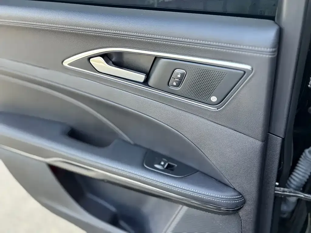 Ford Taurus 2021 из CN, фото 9