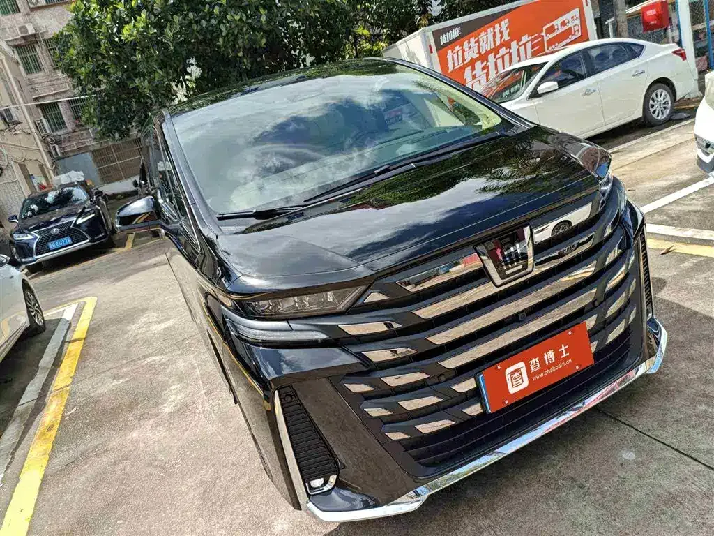 Toyota Vellfire 2024 из CN, фото 1