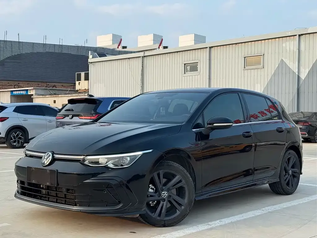 Volkswagen Golf 2023 из CN, фото 1