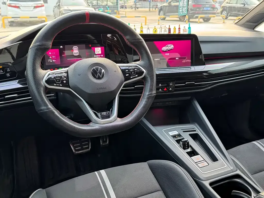 Volkswagen Golf 2023 из CN, фото 9