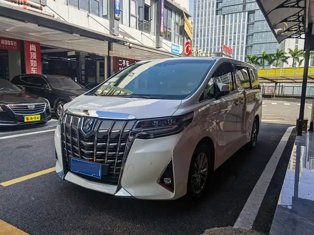 Toyota Alphard — фото 2