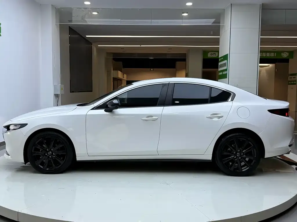Mazda 3 Axela 2023 из CN, фото 7