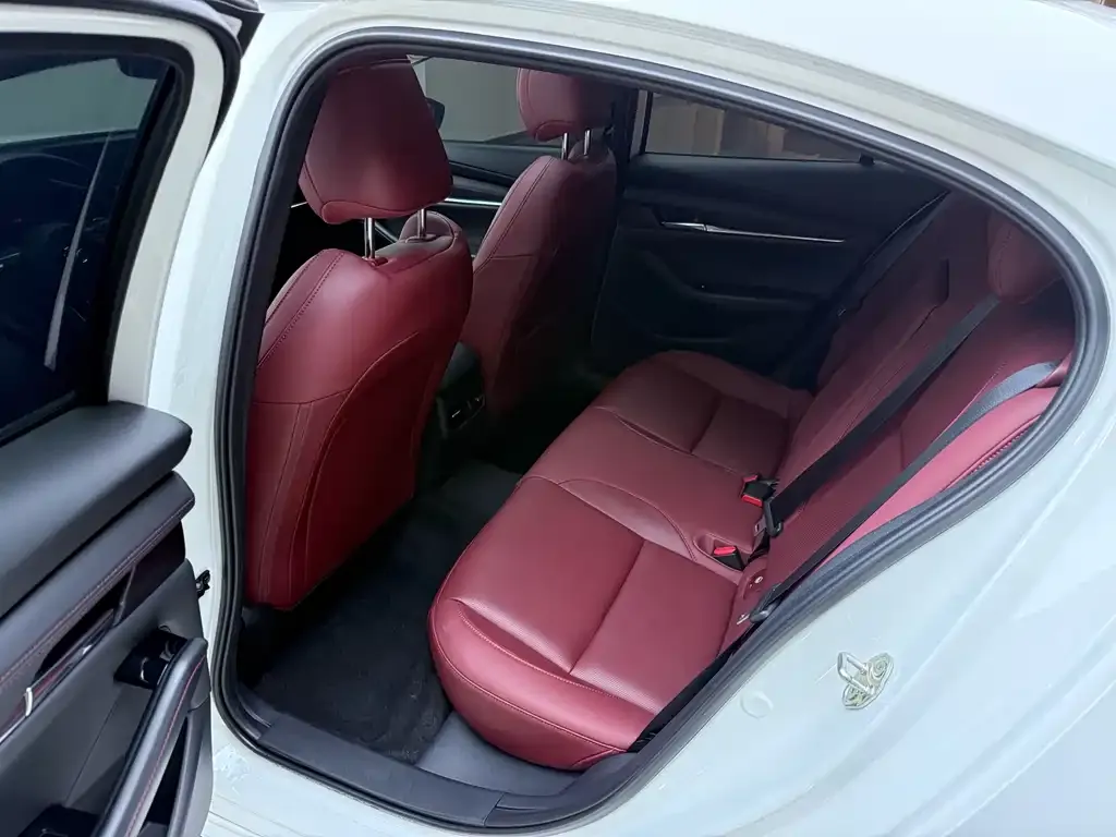 Mazda 3 Axela 2023 из CN, фото 9