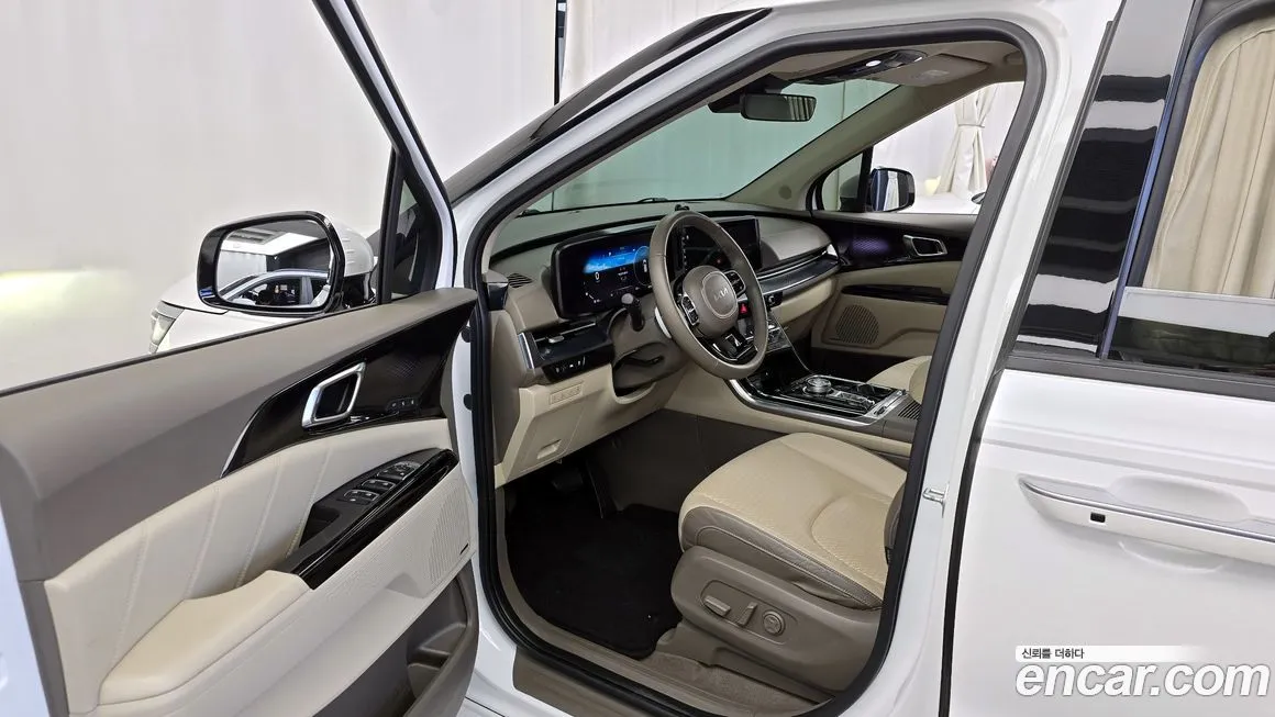 Kia Carnival — фото 10