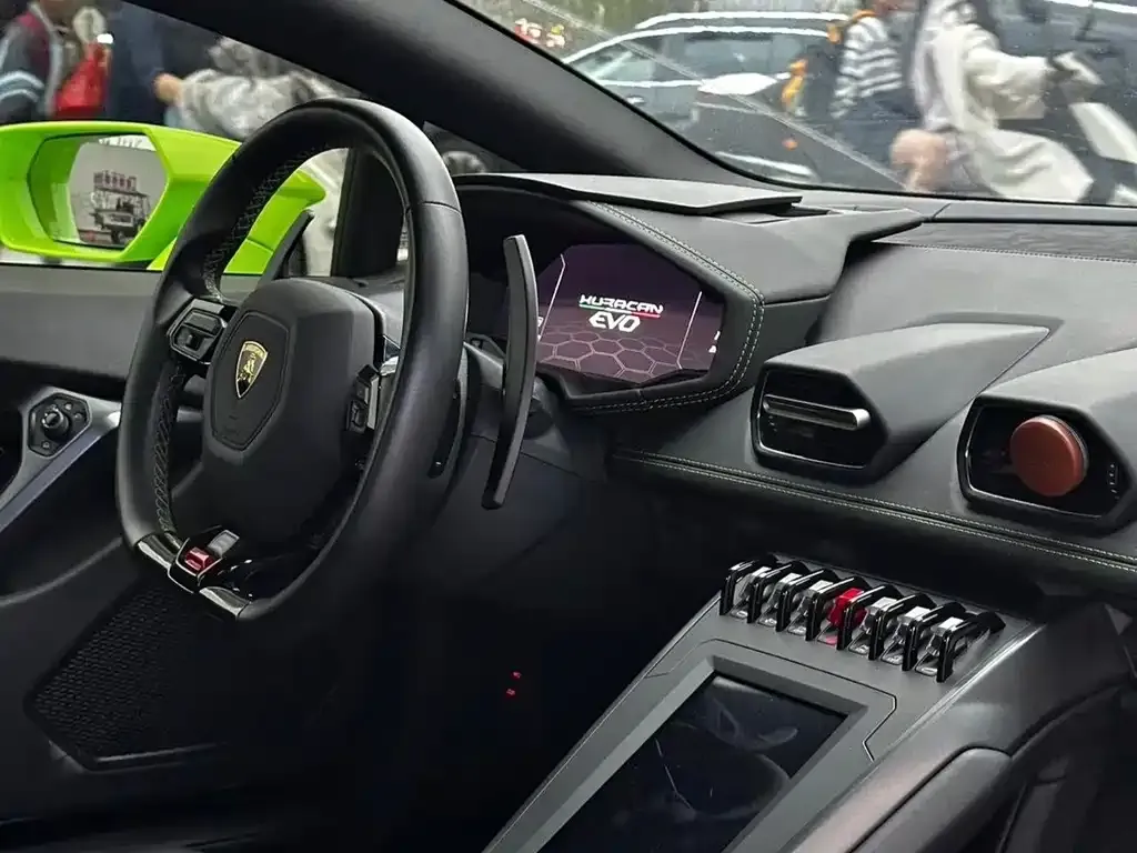 Lamborghini Huracan — фото 7