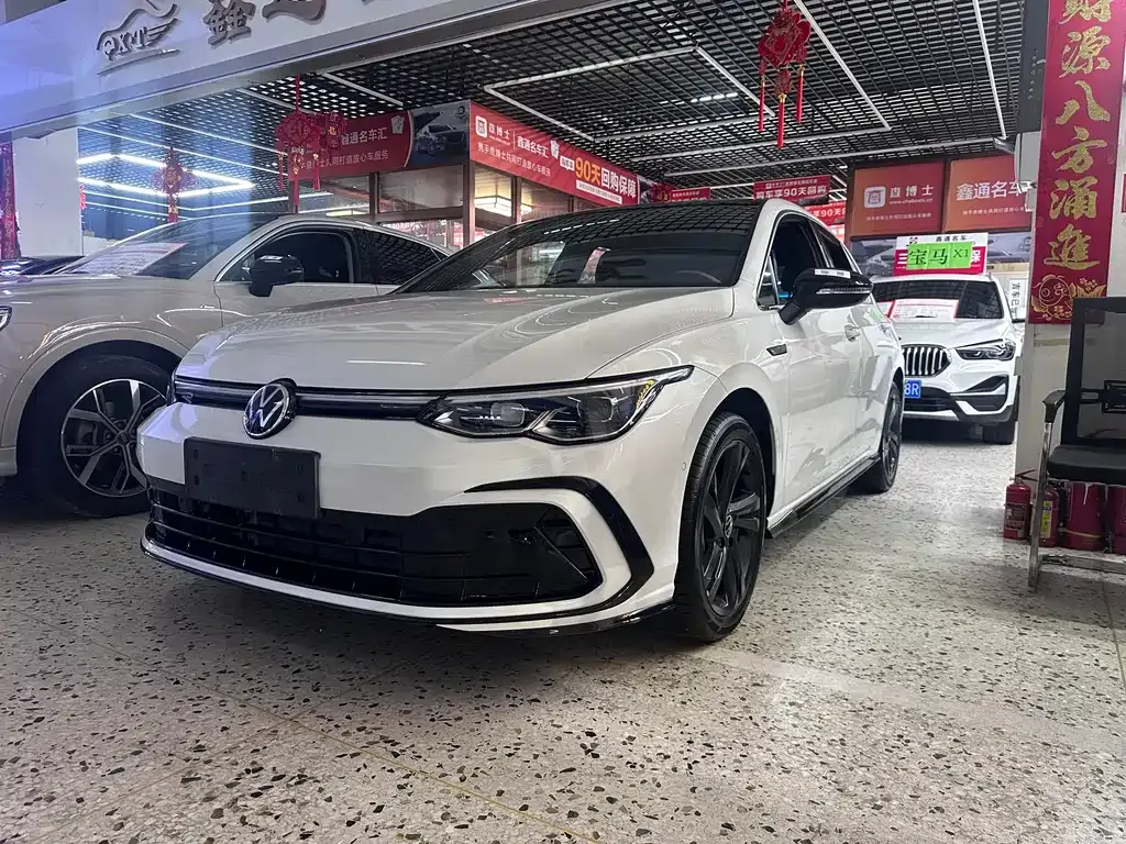Volkswagen Golf 2023 из CN, фото 1