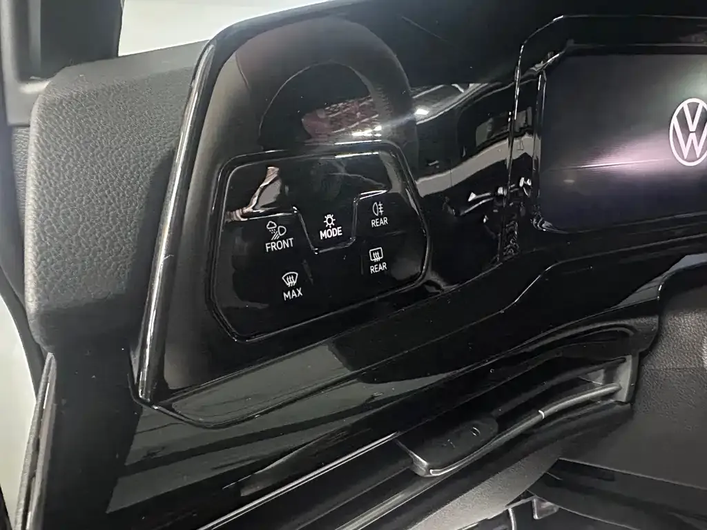 Volkswagen Golf 2023 из CN, фото 8