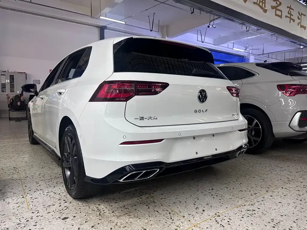 Volkswagen Golf 2023 из CN, фото 9