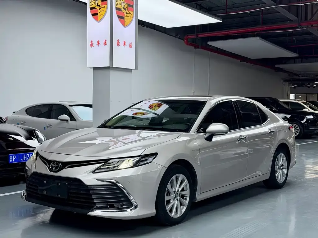 Toyota Camry 2021 из CN, фото 2