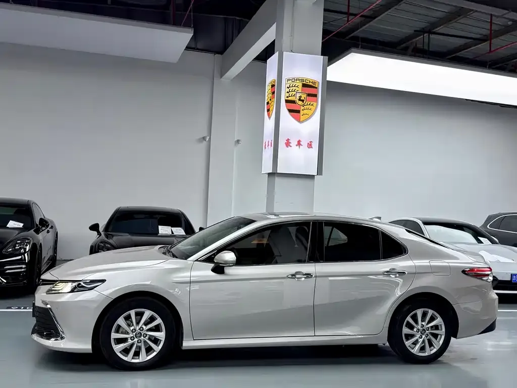 Toyota Camry 2021 из CN, фото 5